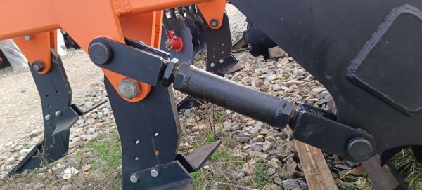 Плуг чизельный ПЧН 1,6 с планчатым катком купить в Махачкале – «БДН-АгроКубань», 3