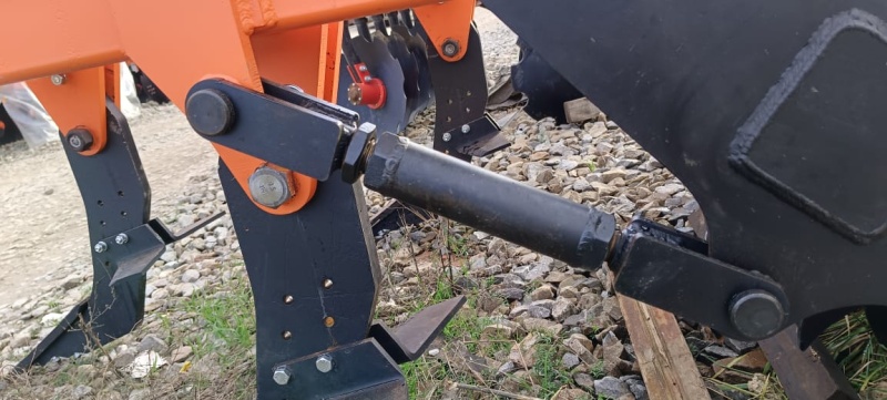 Плуг чизельный ПЧН 1,6 с планчатым катком купить в Махачкале – «БДН-АгроКубань», 3