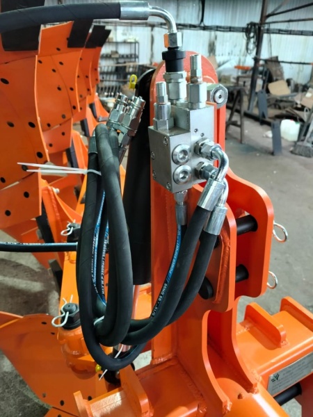 Плуг навесной оборотный 3/35+1 купить в Махачкале – «БДН-АгроКубань», 3