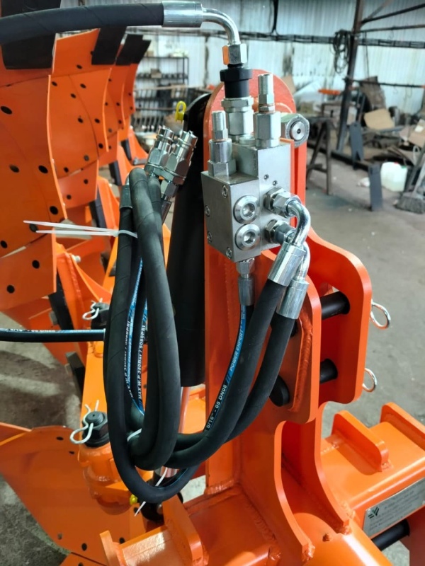 Плуг навесной оборотный 3/35+1 купить в Махачкале – «БДН-АгроКубань», 3