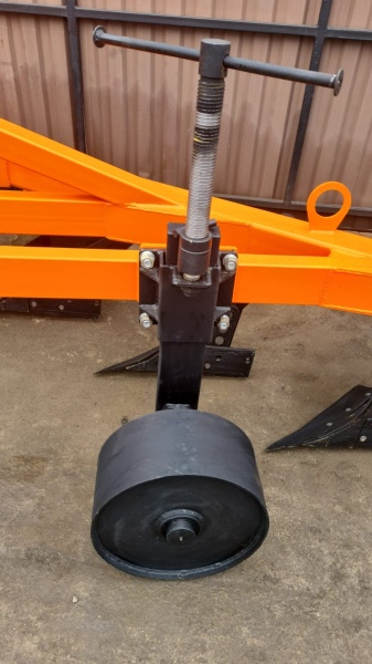 Плуг отвальный ПЛН 3-35 (3 корпуса) купить в Махачкале – «БДН-АгроКубань», 4